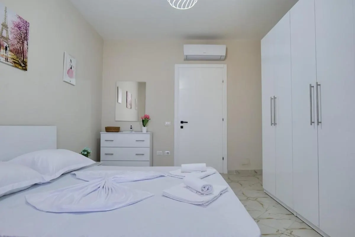 Tulips Apartment Dıraç
